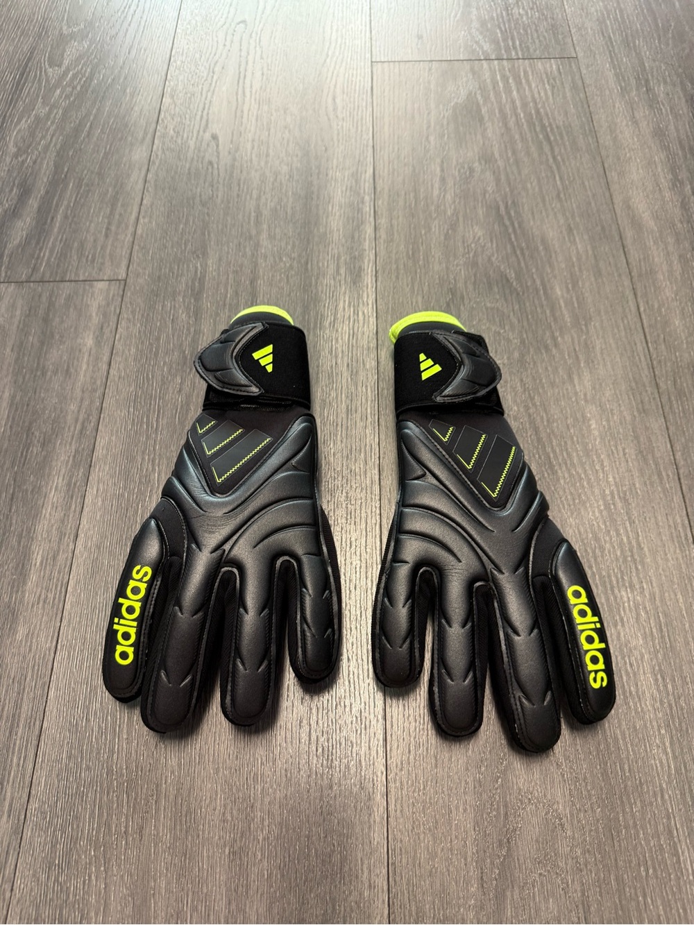 Mens Size 7 Black/Carbon/Lucid lemon Adidas Copa Pro Goalkeeper Gloves JN5335